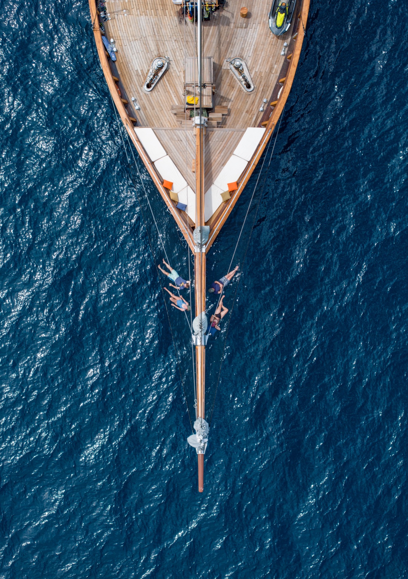 S/Y Lamima bow — tropics vertical