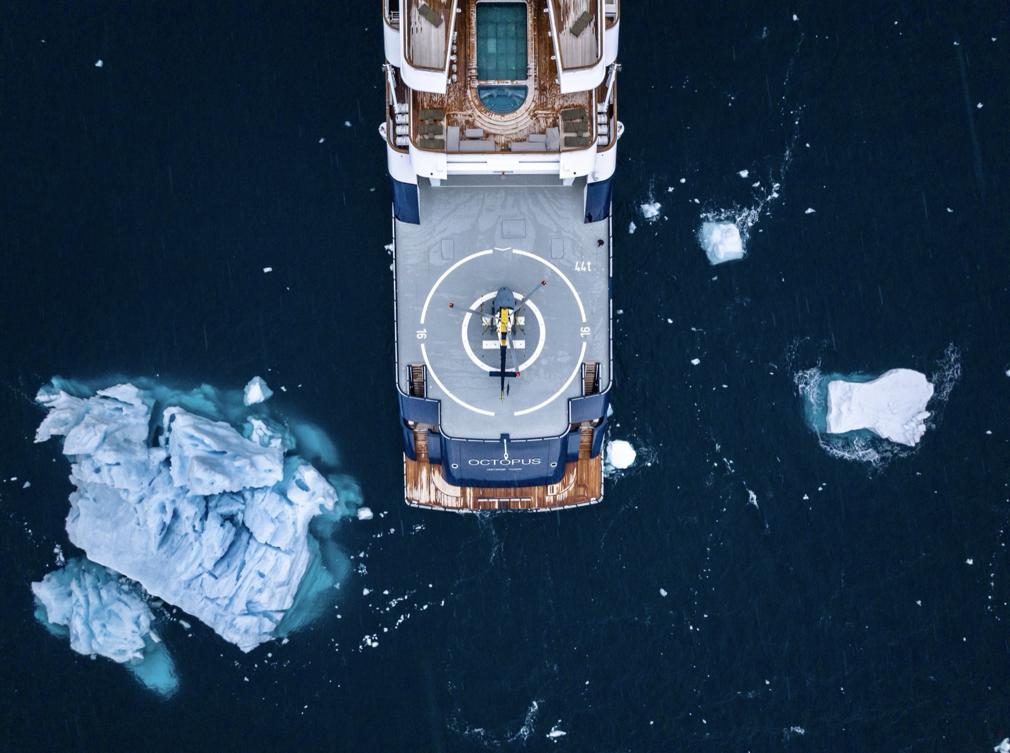 Octopus helipad — aviation vertical